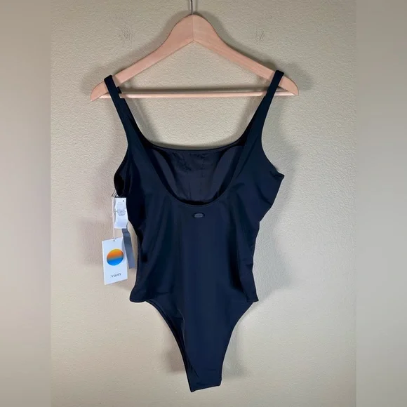 NWT Vuori Encinitas One-Piece Top in Black - Picture 7 of 7